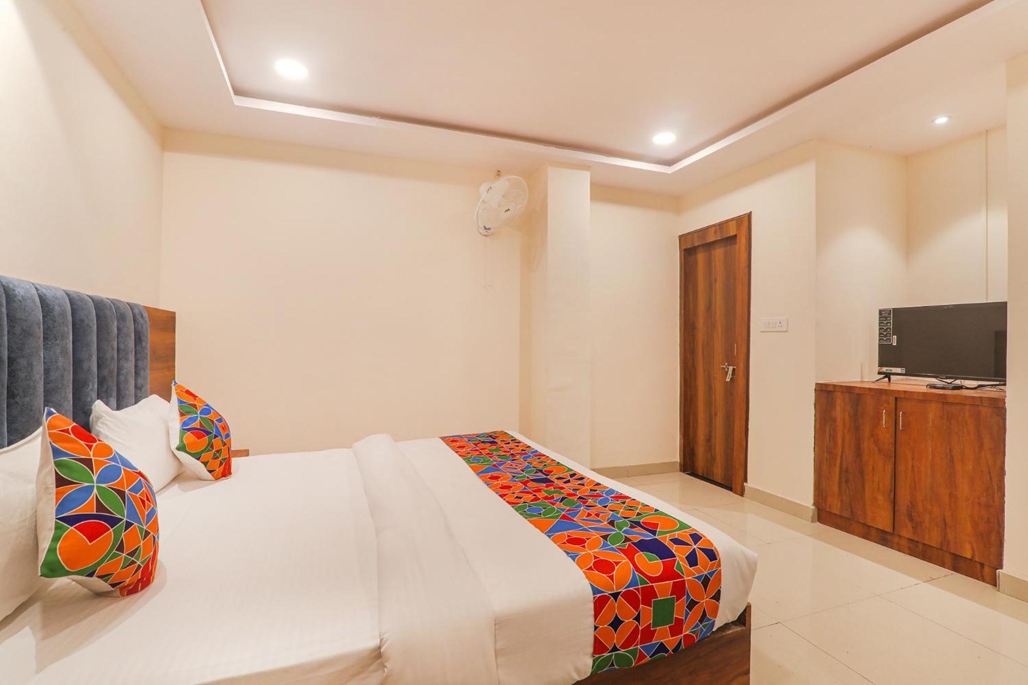 Fabhotel Rachna Palace And Banquets - Nr Lekhraj Metro Station Lucknow Zewnętrze zdjęcie