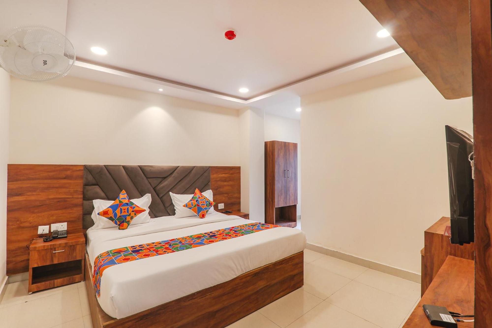 Fabhotel Rachna Palace And Banquets - Nr Lekhraj Metro Station Lucknow Zewnętrze zdjęcie