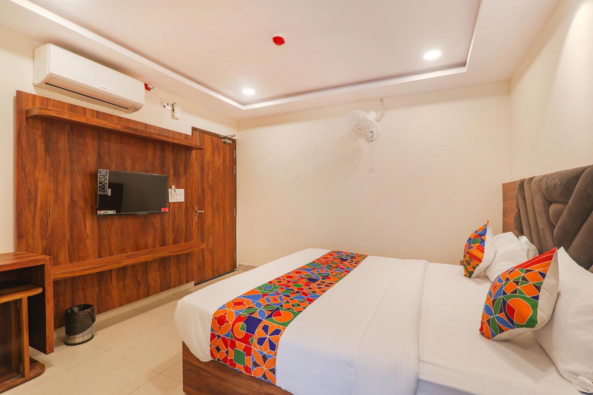 Fabhotel Rachna Palace And Banquets - Nr Lekhraj Metro Station Lucknow Zewnętrze zdjęcie